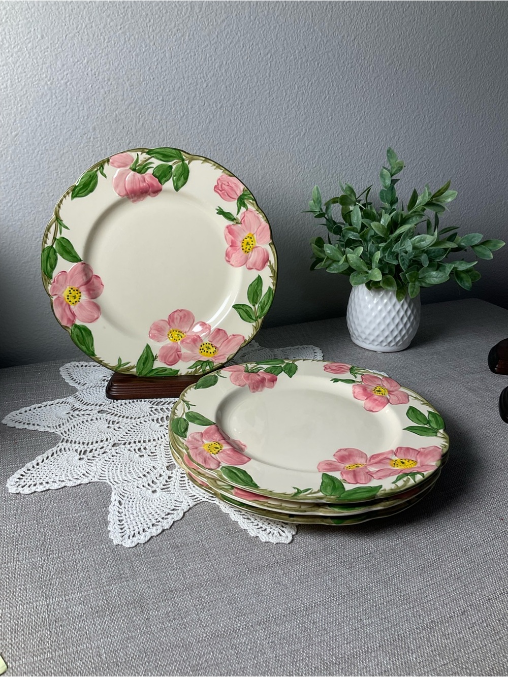 Vintage Franciscan desert Rose 9.5” Luncheon Plates Set of 4